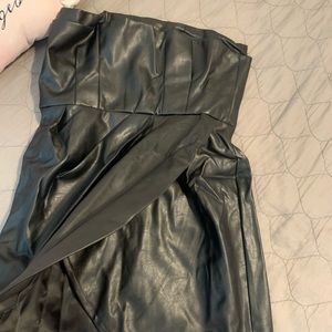 Leather like material black short evening dress